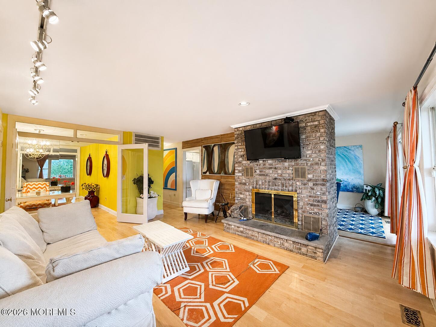 324 Shore Drive E1