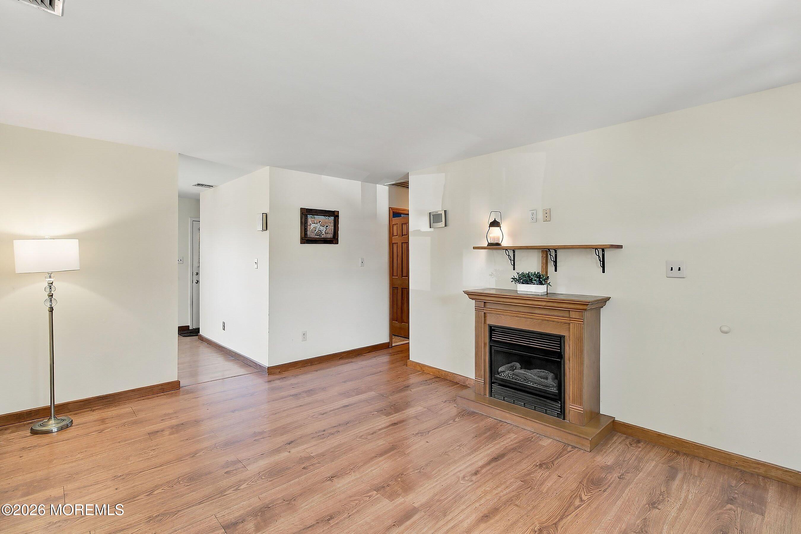 32 Arneytown Hornerstown Road
