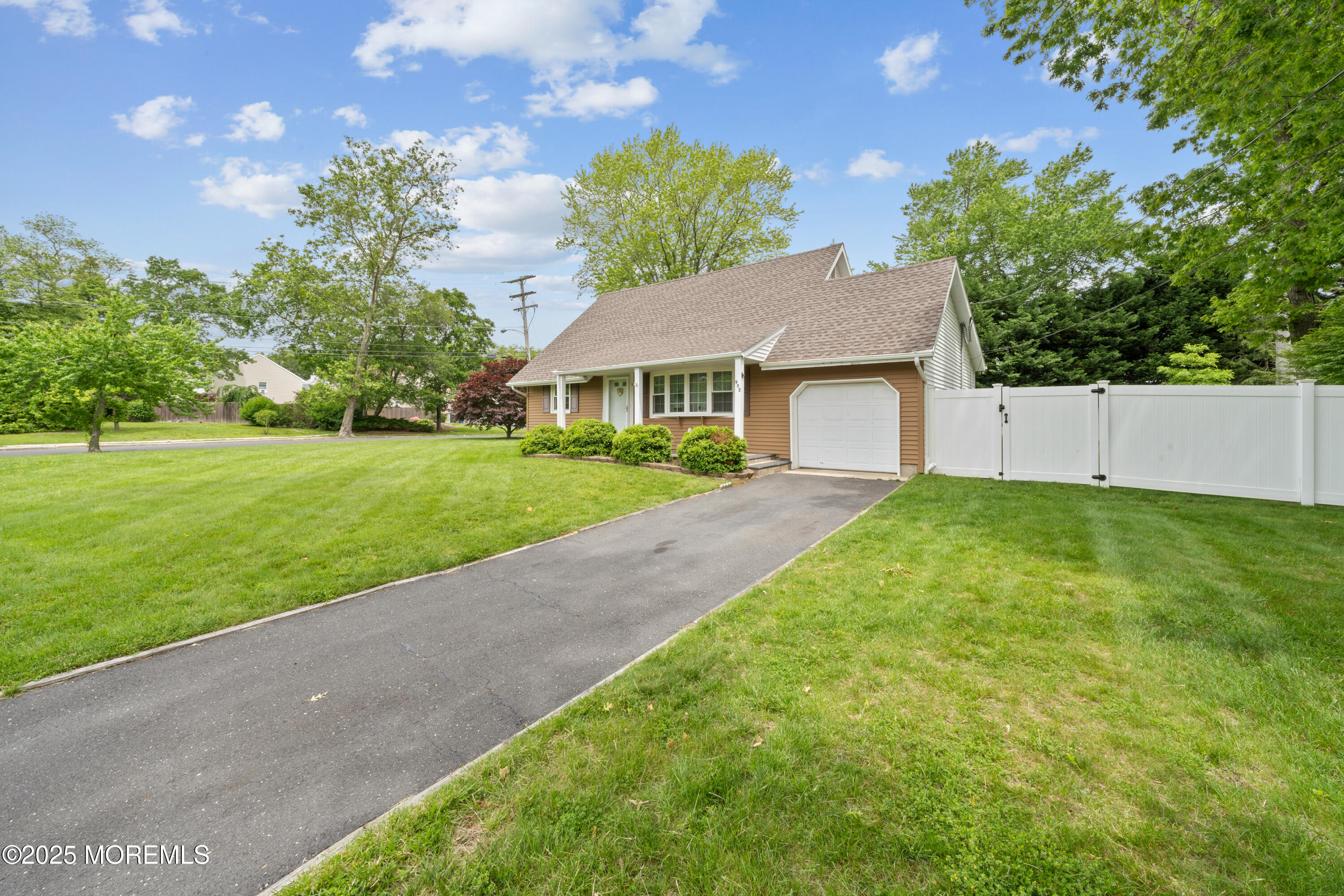 952 Stafford Drive, Toms River, New Jersey image 1