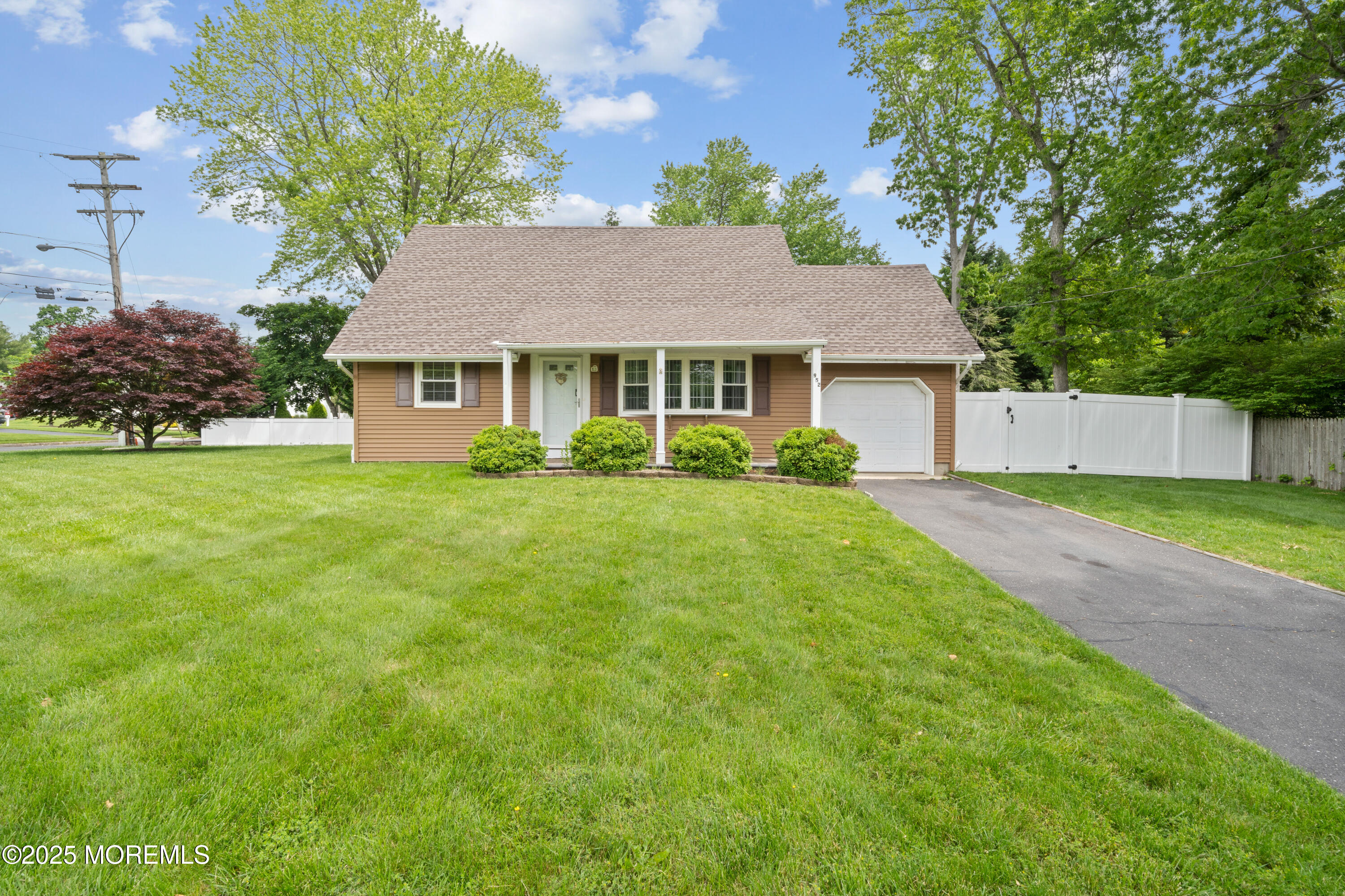 952 Stafford Drive, Toms River, New Jersey image 2
