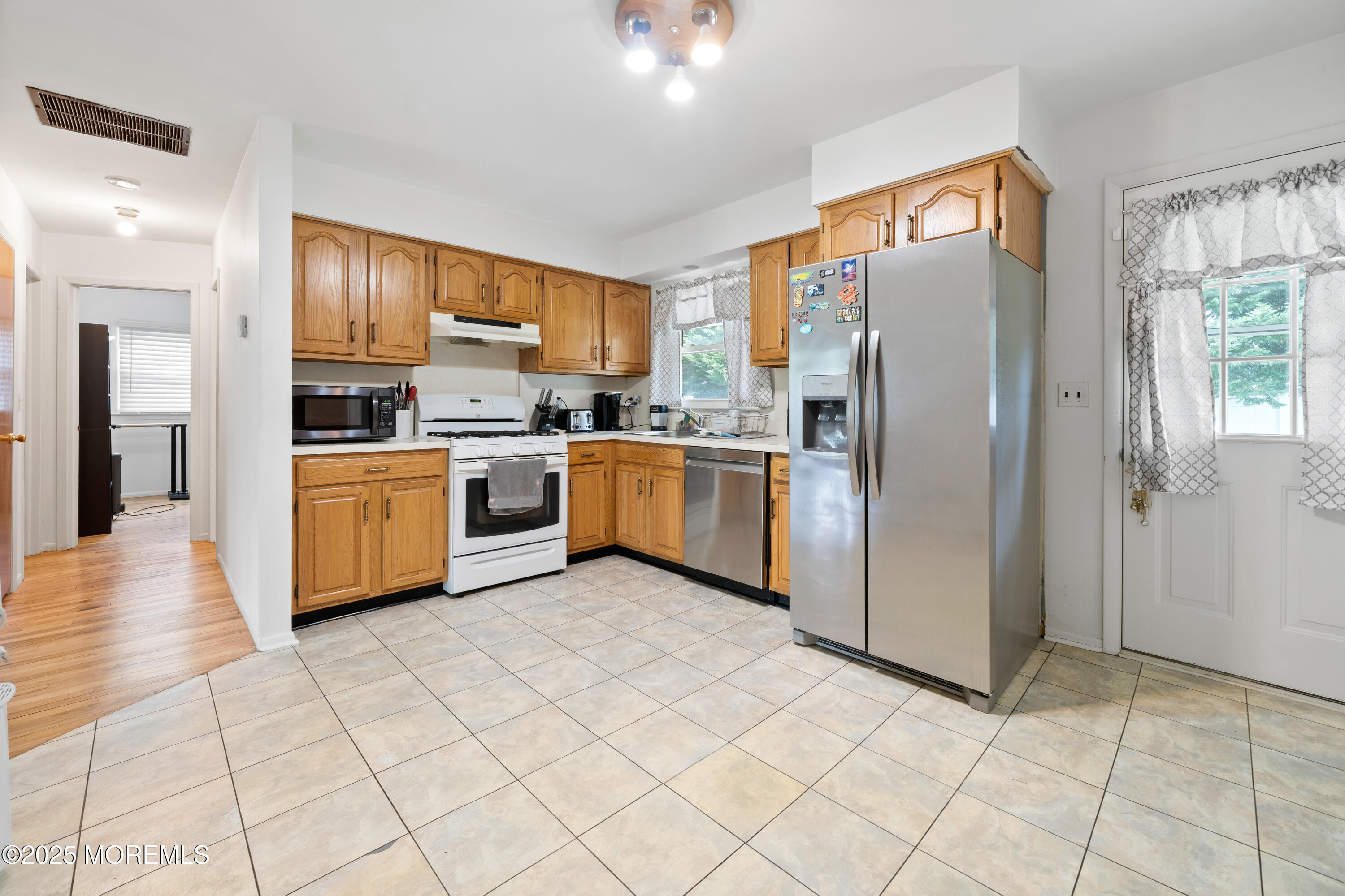 952 Stafford Drive, Toms River, New Jersey image 7