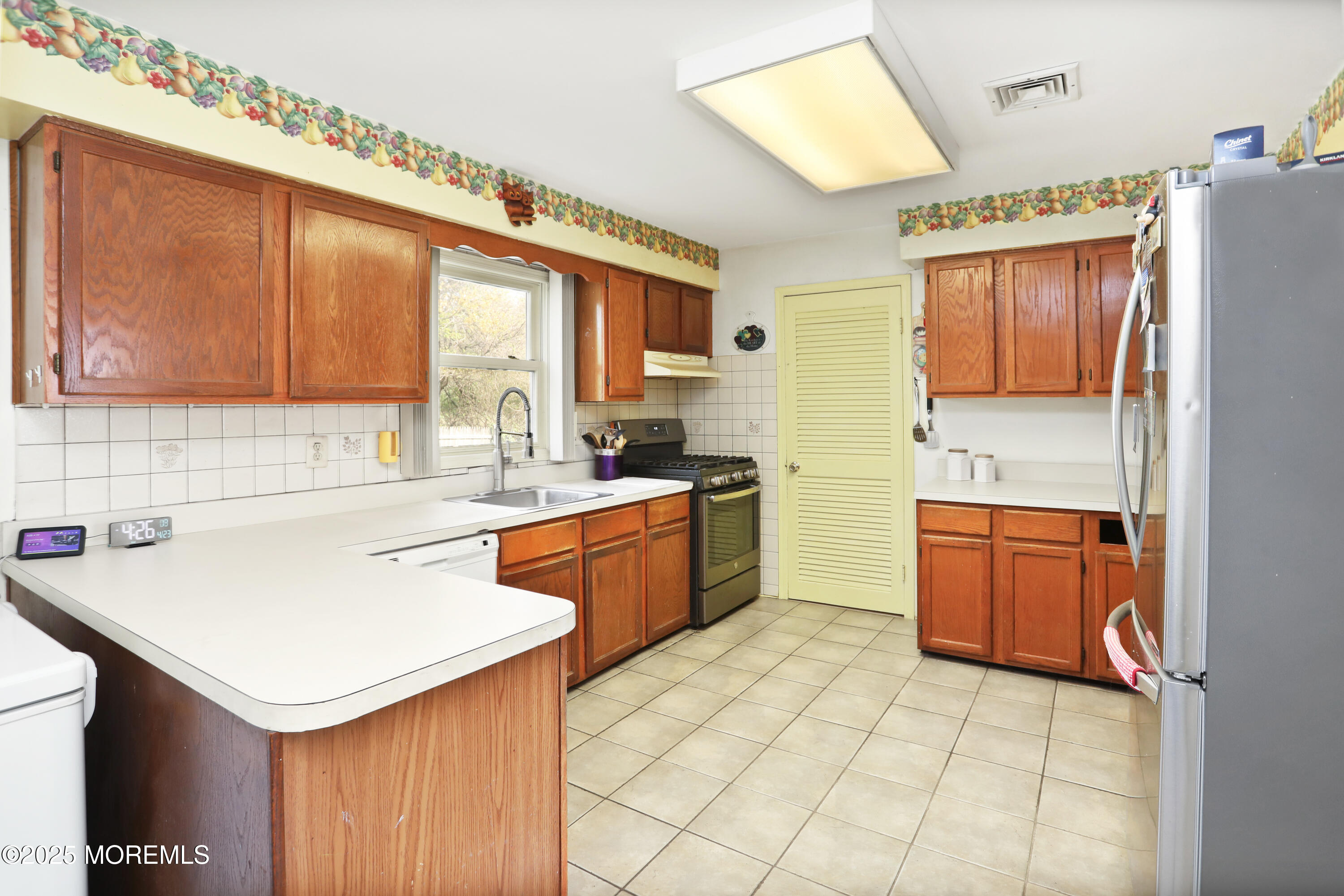 16 Meadow Lane, Old Bridge, New Jersey image 14