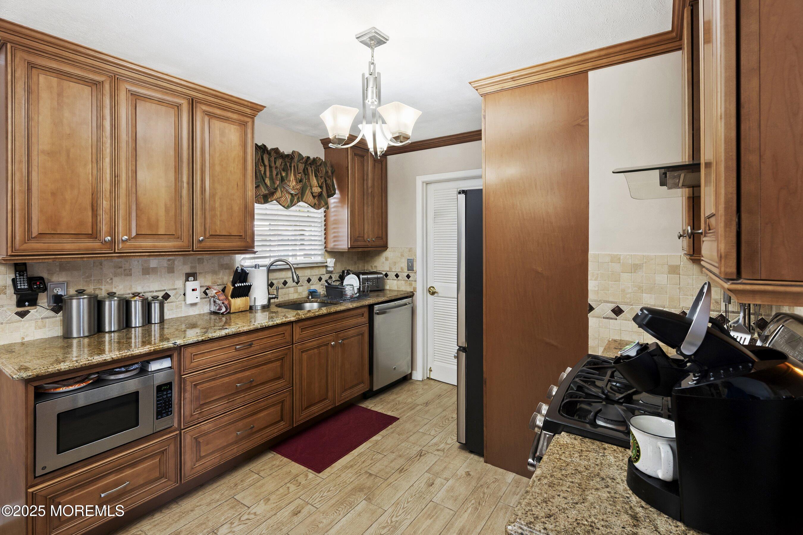 21 Downing Street, Toms River, New Jersey image 7