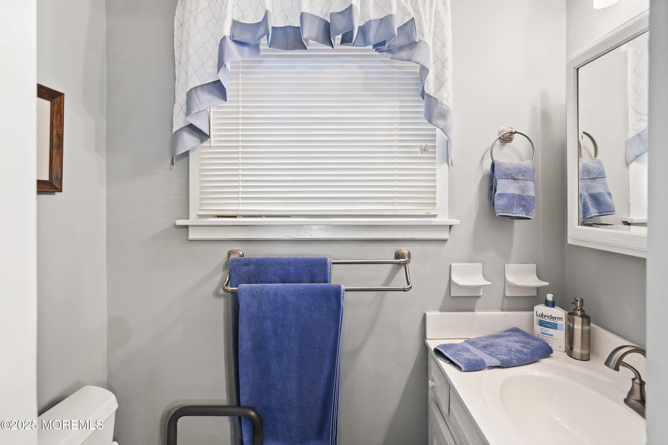 21 Downing Street, Toms River, New Jersey image 13