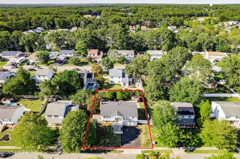 Homes For Sale - 15 Bristlecone Drive<br/> Monmouth County, Howell, NJ 07731