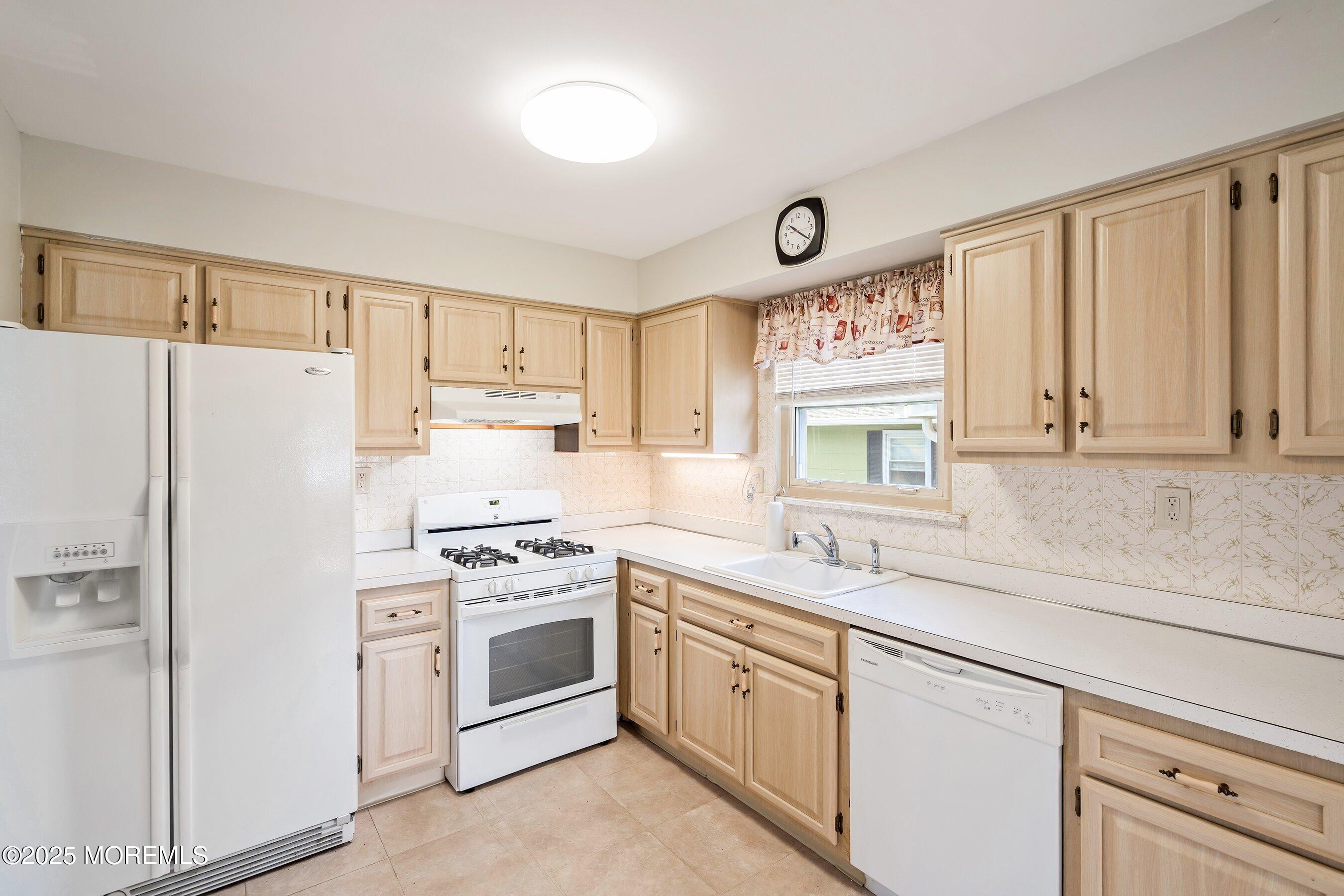 37 Central Boulevard, Brick, New Jersey image 9