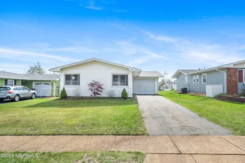 MLS: 22511748