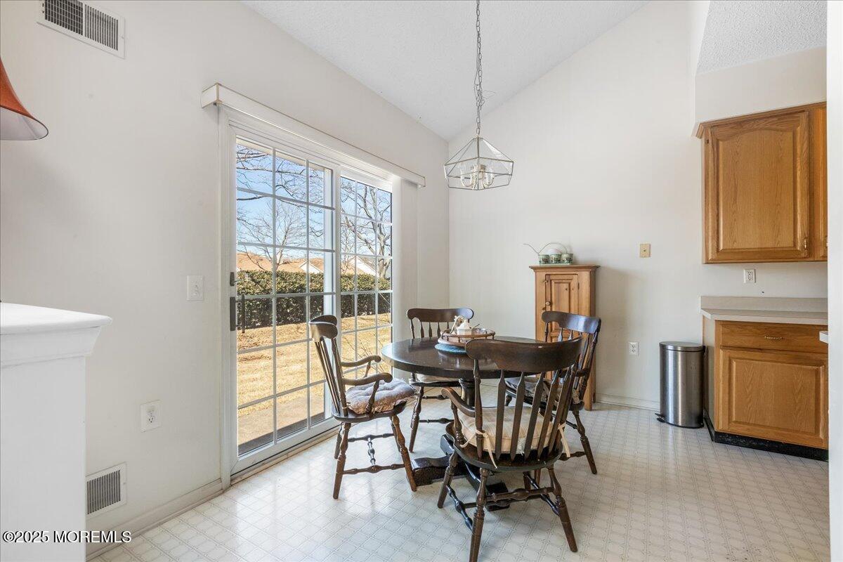 38 Brighton Court, Monroe Township, New Jersey image 12