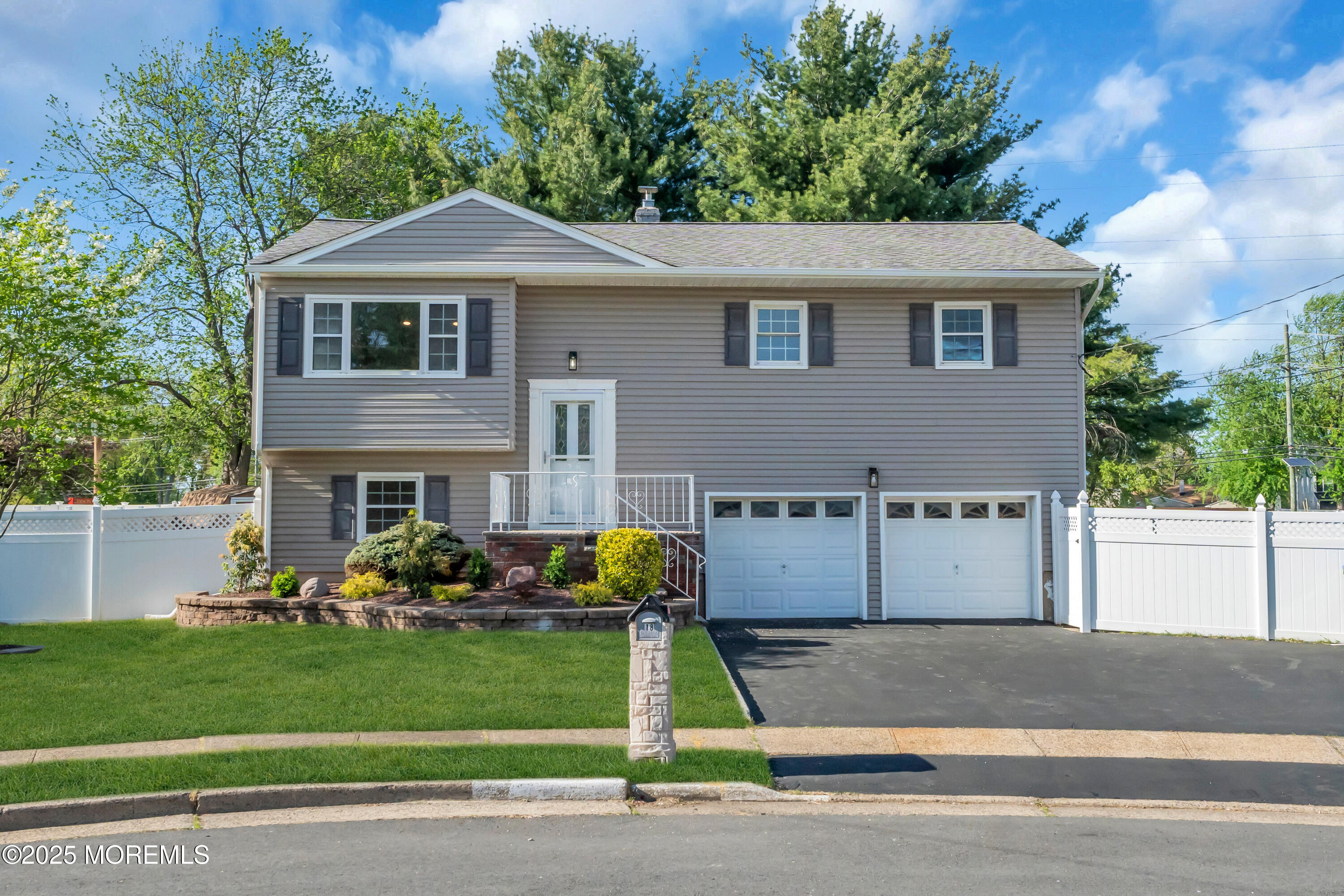 18 Velikan Place, Edison, New Jersey image 2