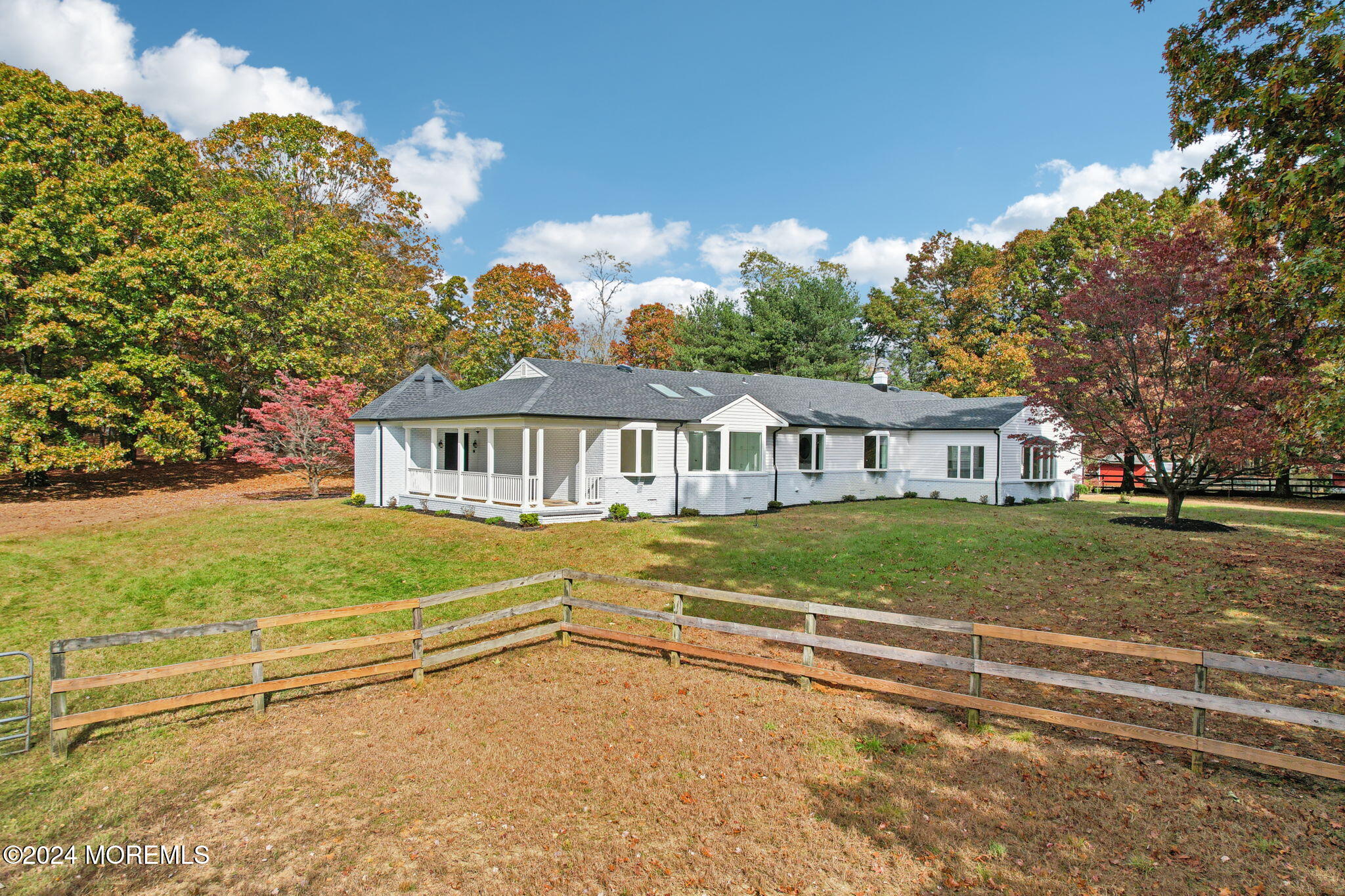 8 Olden Court, Colts Neck, New Jersey image 4