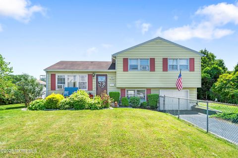 17 Lakeland Drive Middletown NJ 07748