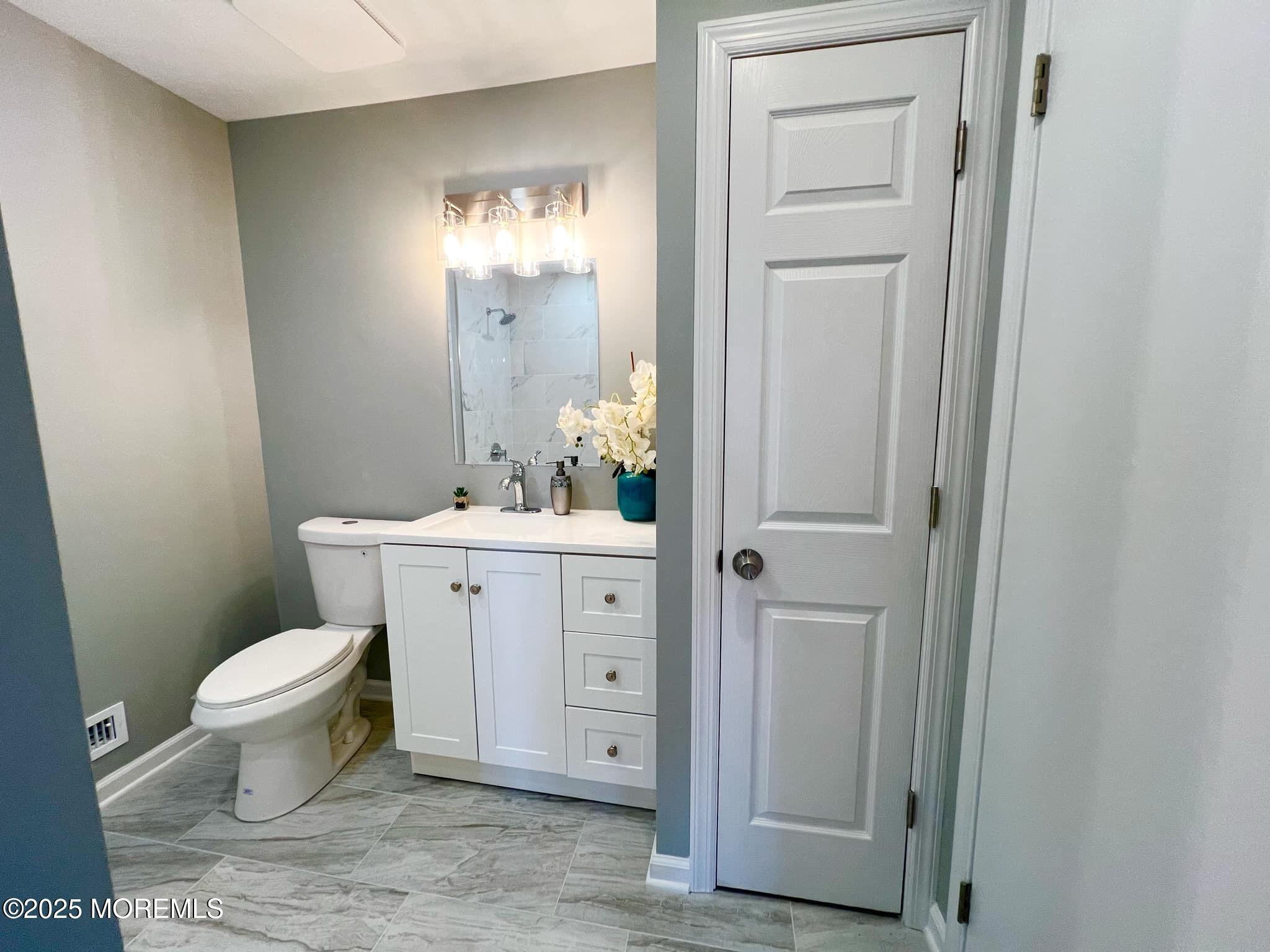 35 Wycoff Way #35, East Brunswick, New Jersey image 15