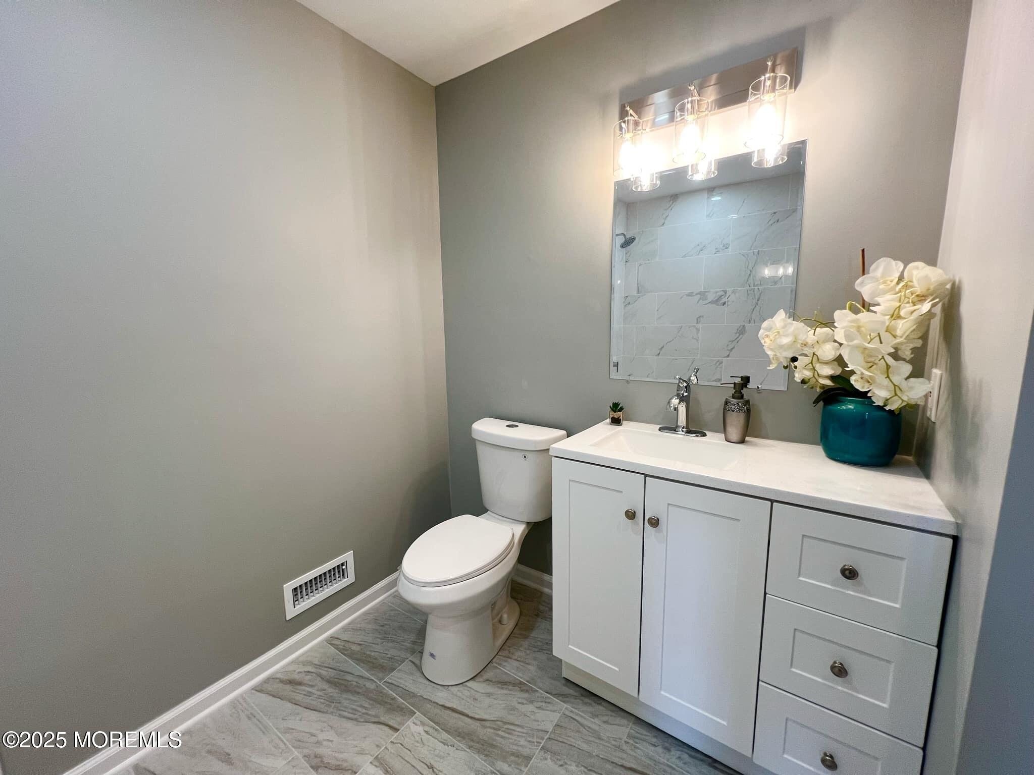 35 Wycoff Way #35, East Brunswick, New Jersey image 12