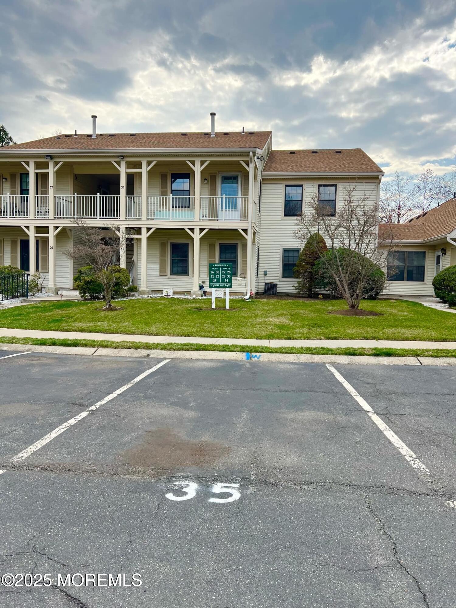 35 Wycoff Way #35, East Brunswick, New Jersey image 4