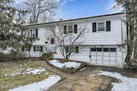 Photo of 88 Lynn Court, Belford, NJ 07718 (MLS # 22605709)