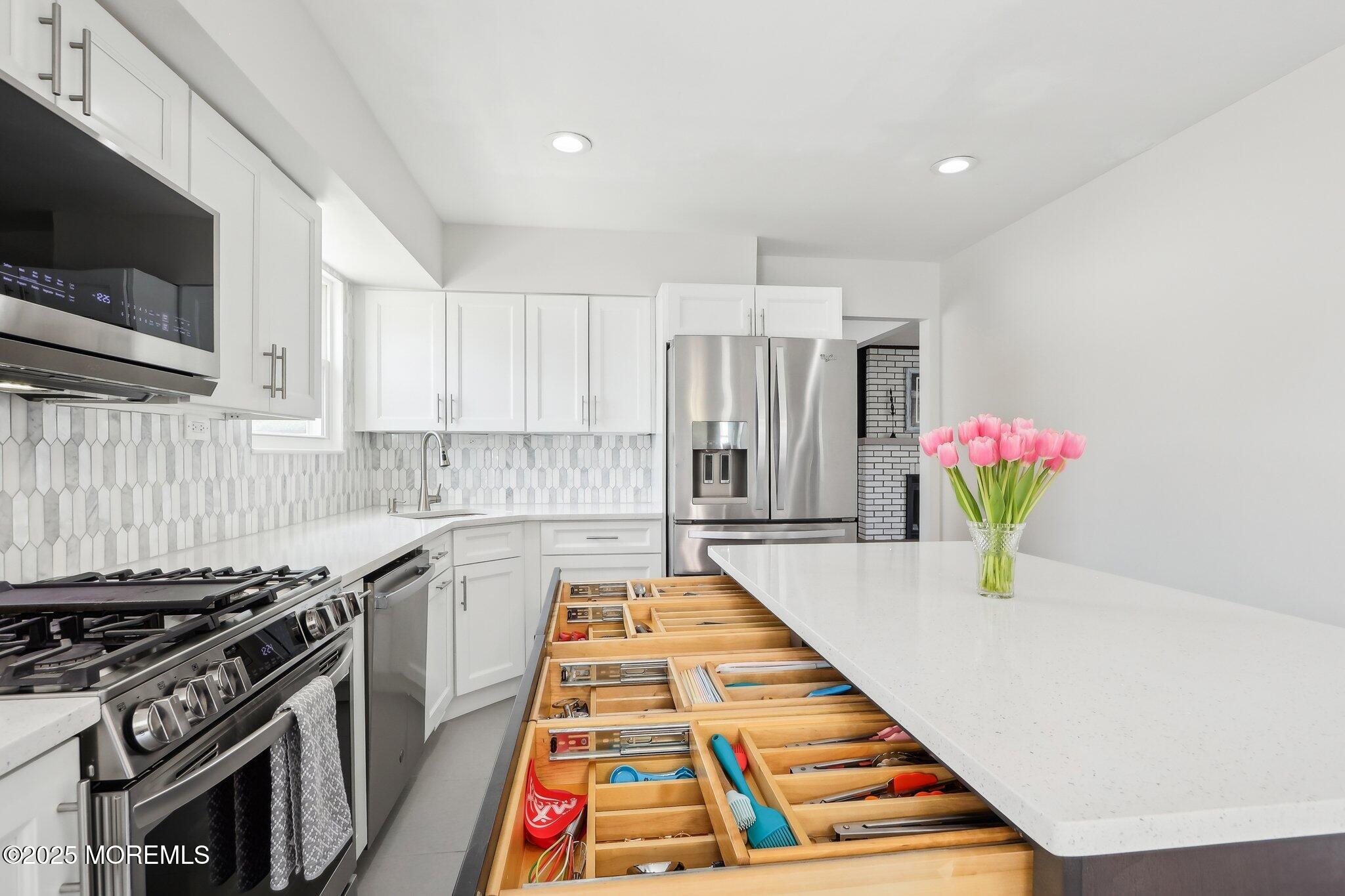 572 Line Road, Hazlet, New Jersey image 25