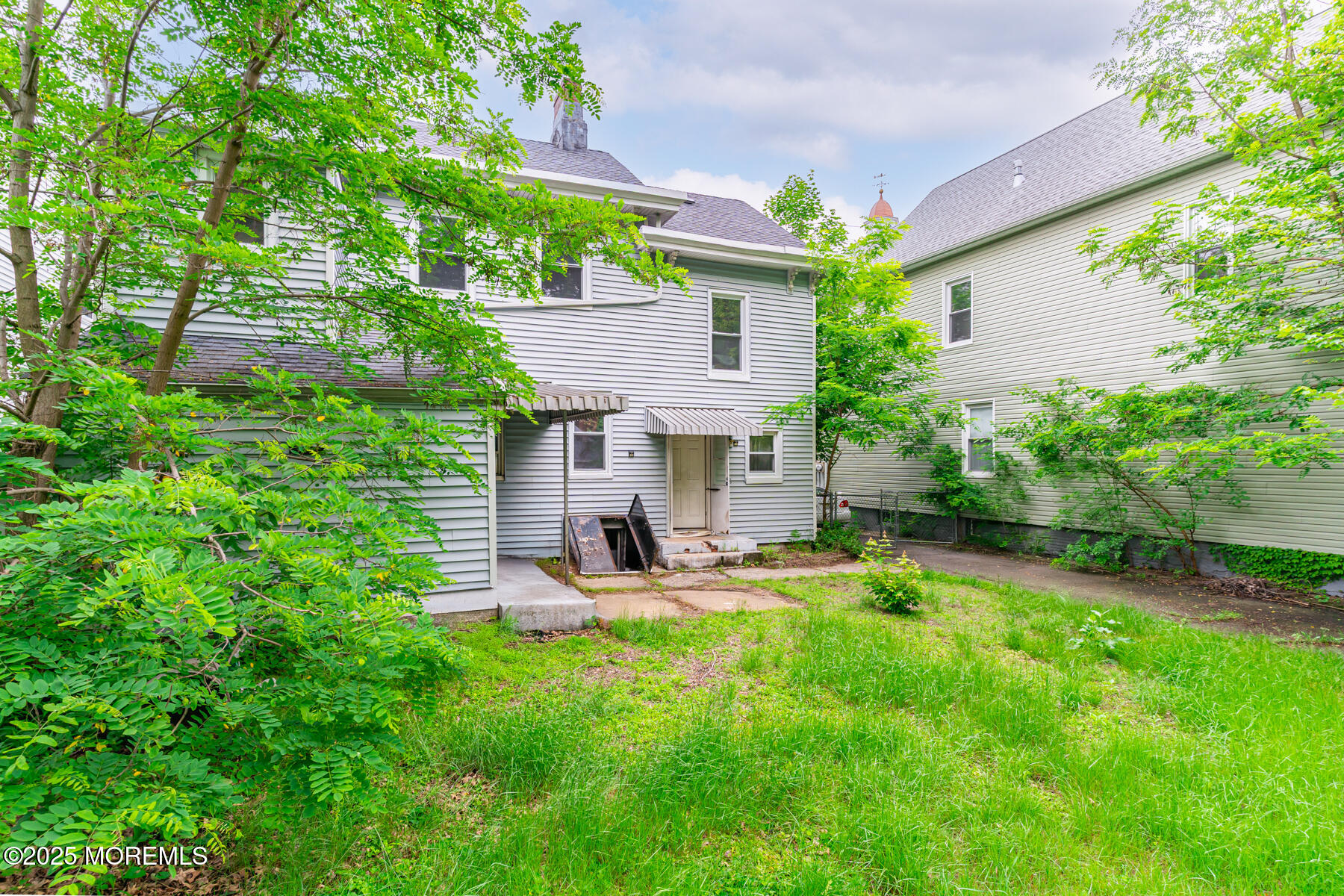 137 Seabreeze Way