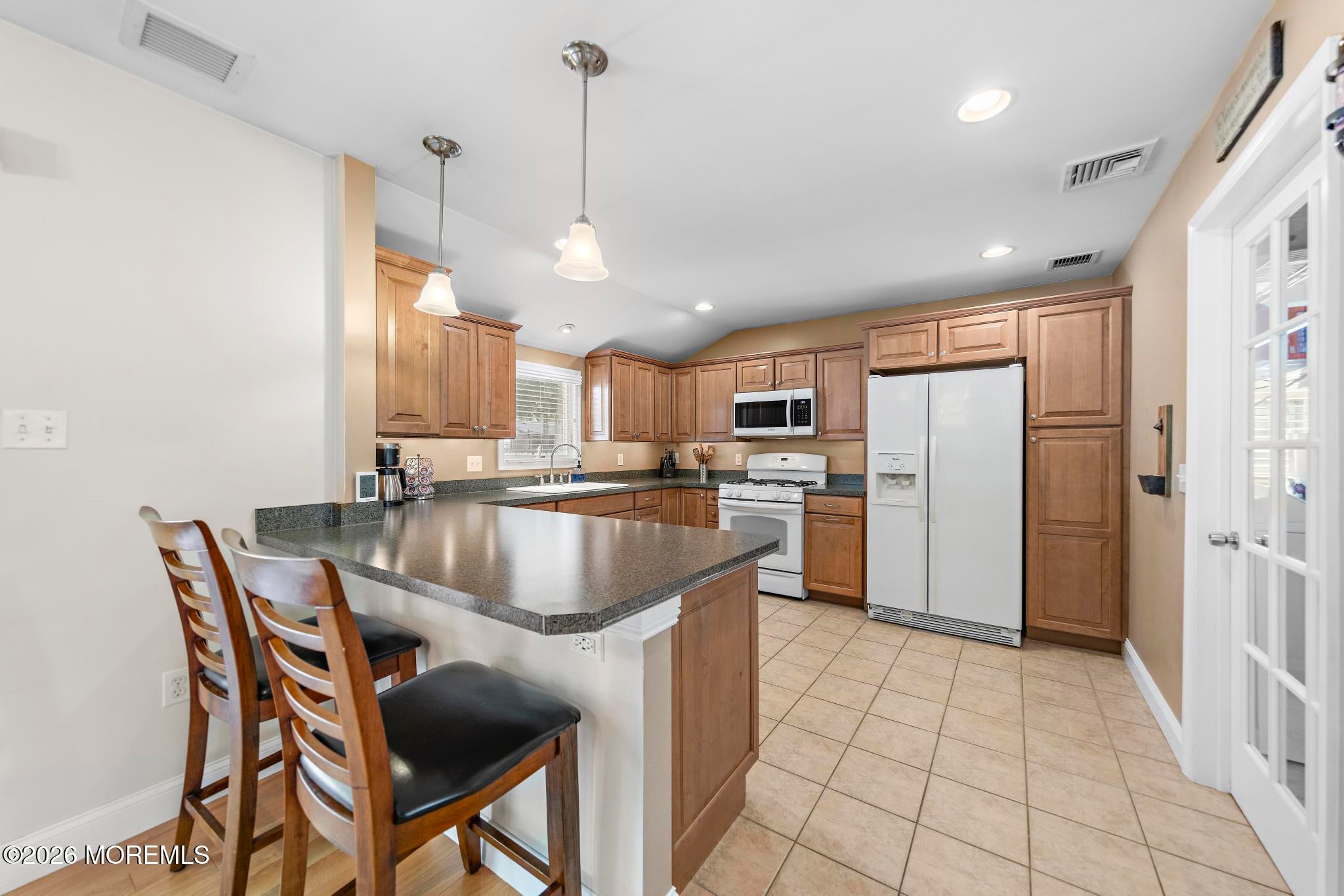 211 3rd Avenue