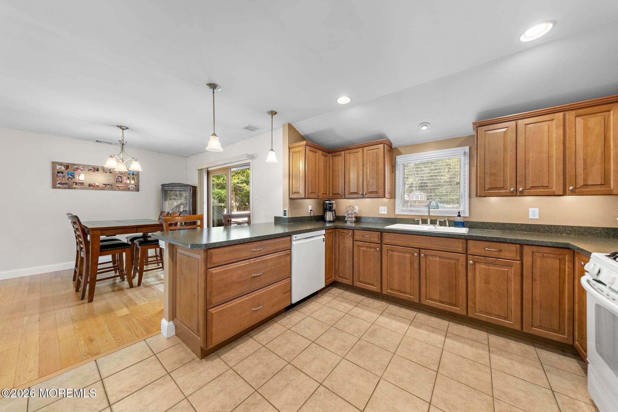 211 3rd Avenue