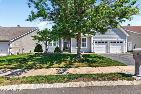 Homes For Sale - 11 Valley Stream Place<br/> Barnegat, NJ 08005
