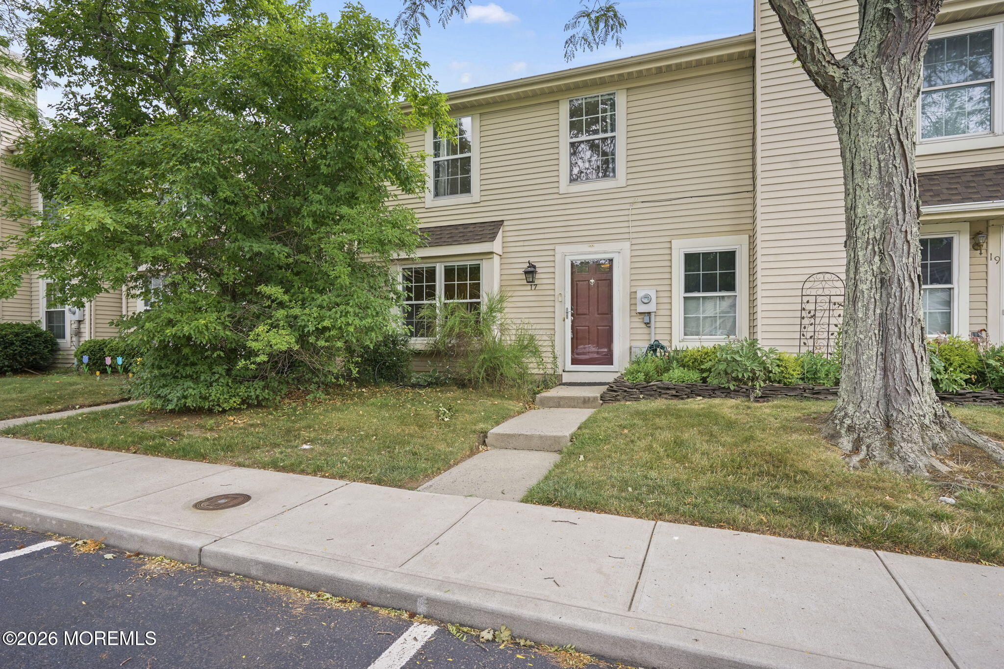 Photo 1 of 29 — 17 Alameda Court, Eatontown, NJ 07724