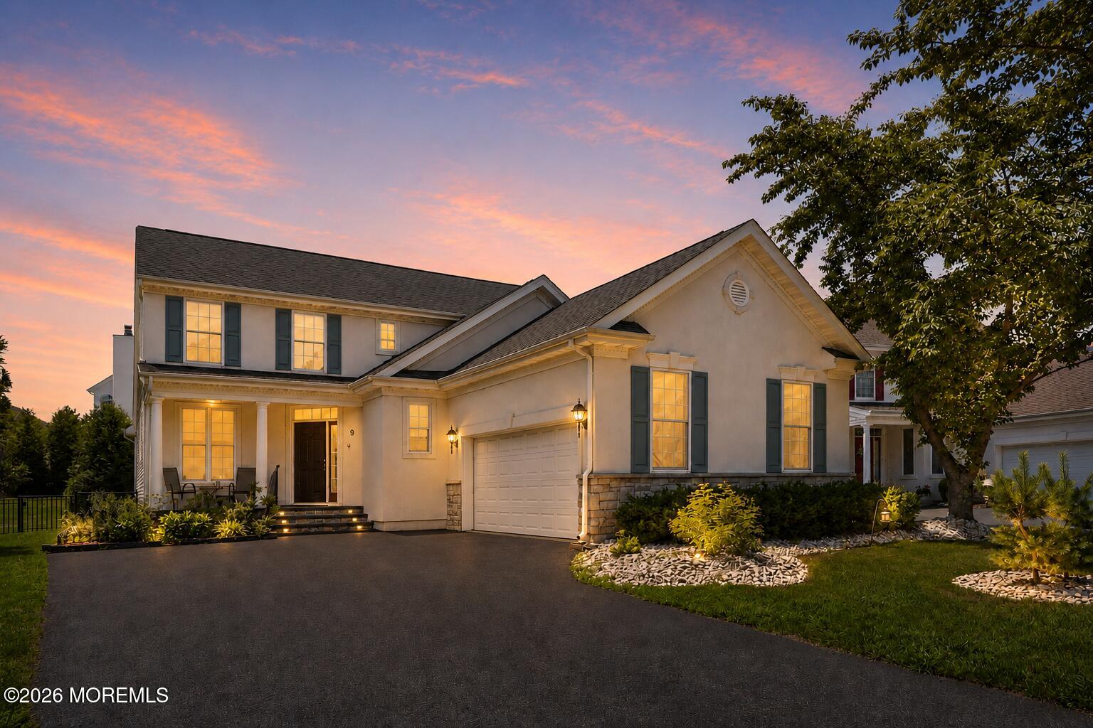 9 W Parsonage Way