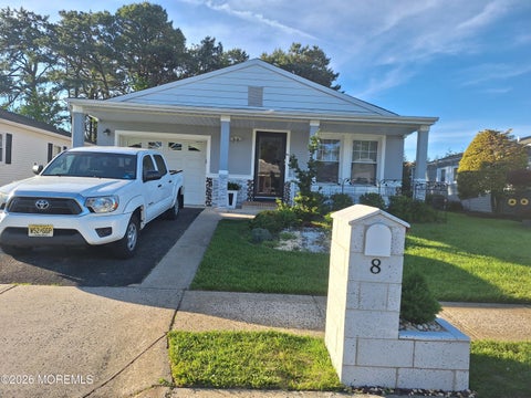 Homes For Sale - 8 Speighstown Place<br/> Toms River, NJ 08757