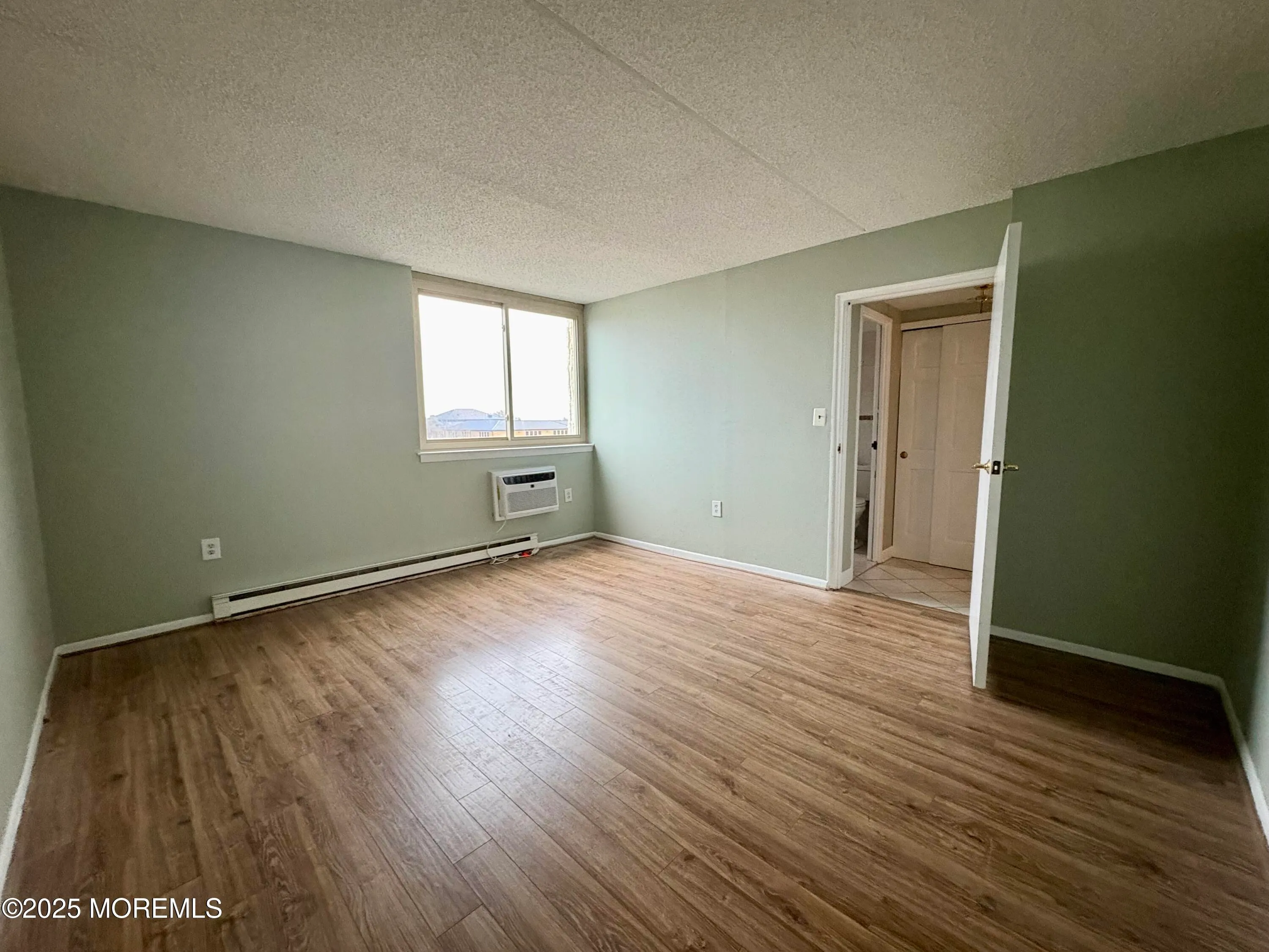 Belmar, New Jersey 07719, United States, 1 Bedroom Bedrooms, ,1 BathroomBathrooms,Residential,Active,252421