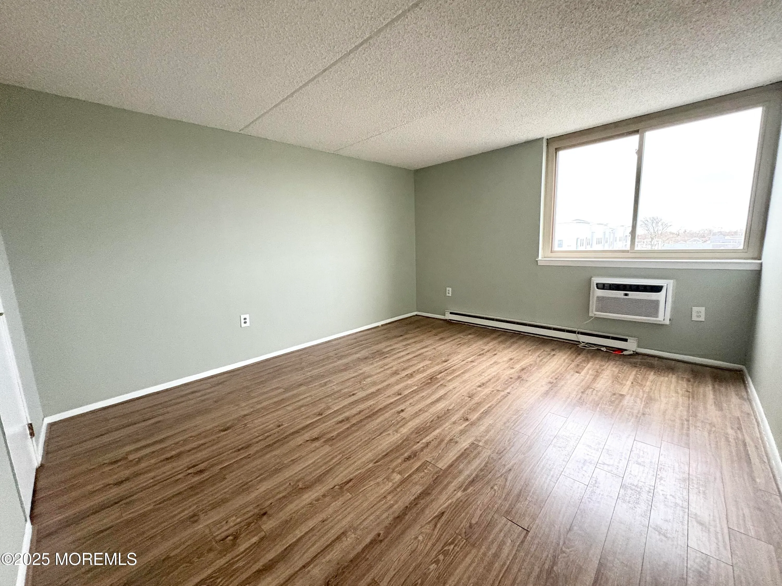 Belmar, New Jersey 07719, United States, 1 Bedroom Bedrooms, ,1 BathroomBathrooms,Residential,Active,252421