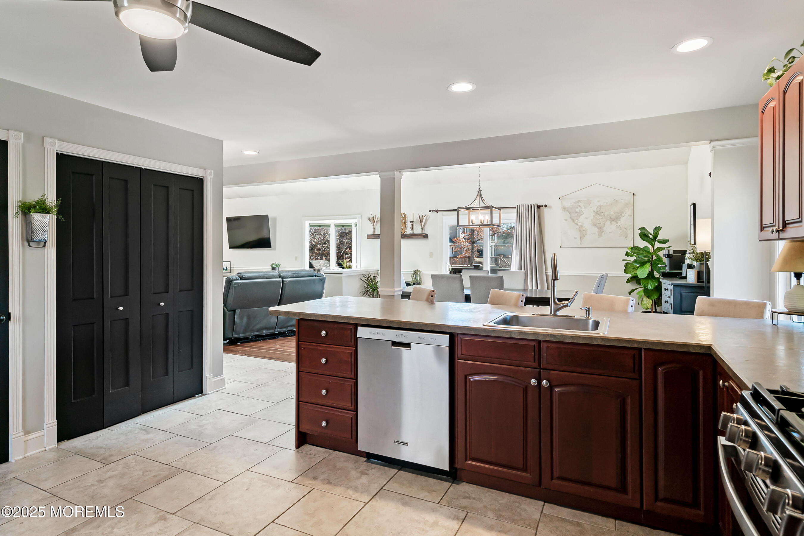 674 Oak Glen Road, Howell, New Jersey image 14