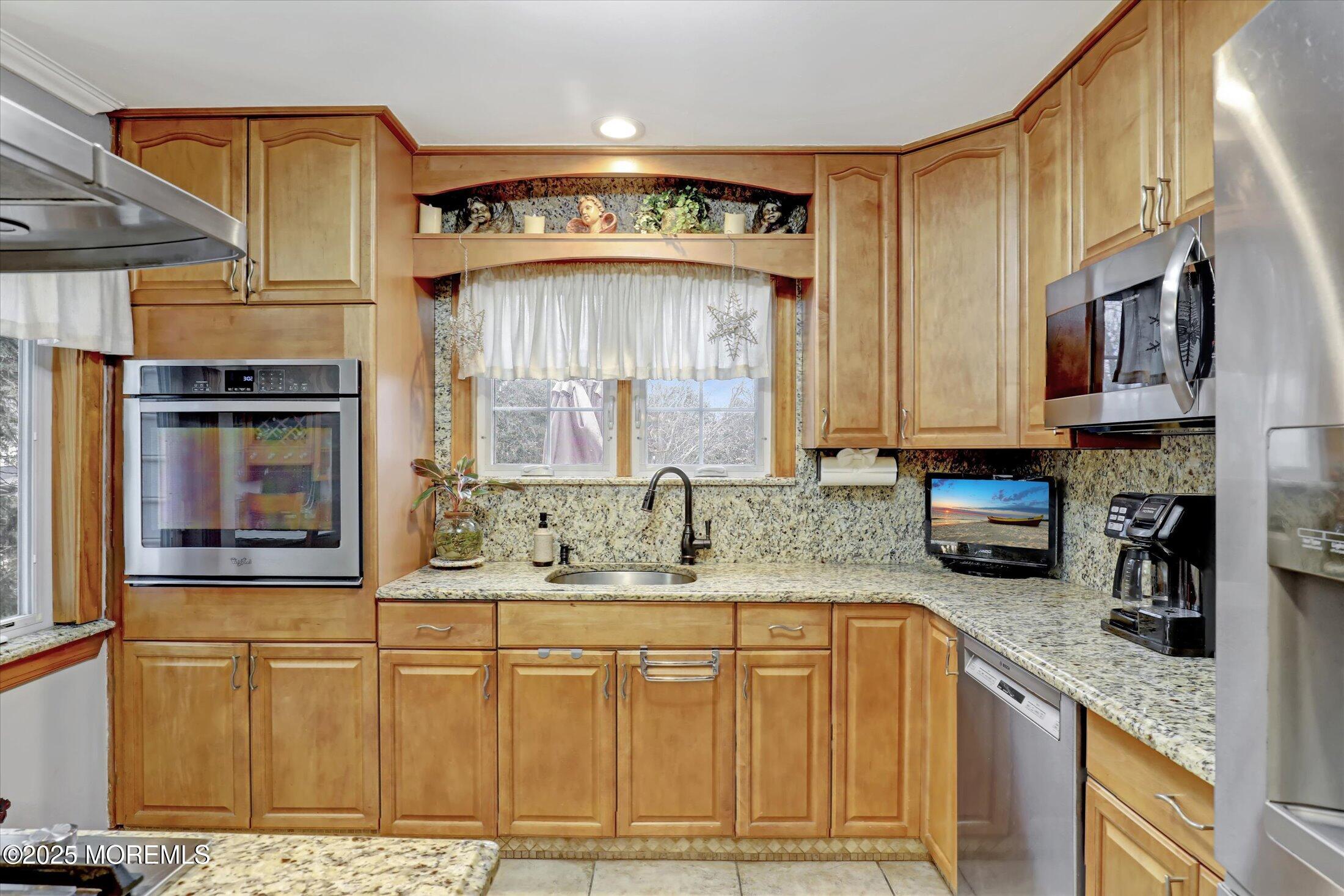 22 Cloverleaf Drive, Marlboro, New Jersey image 20