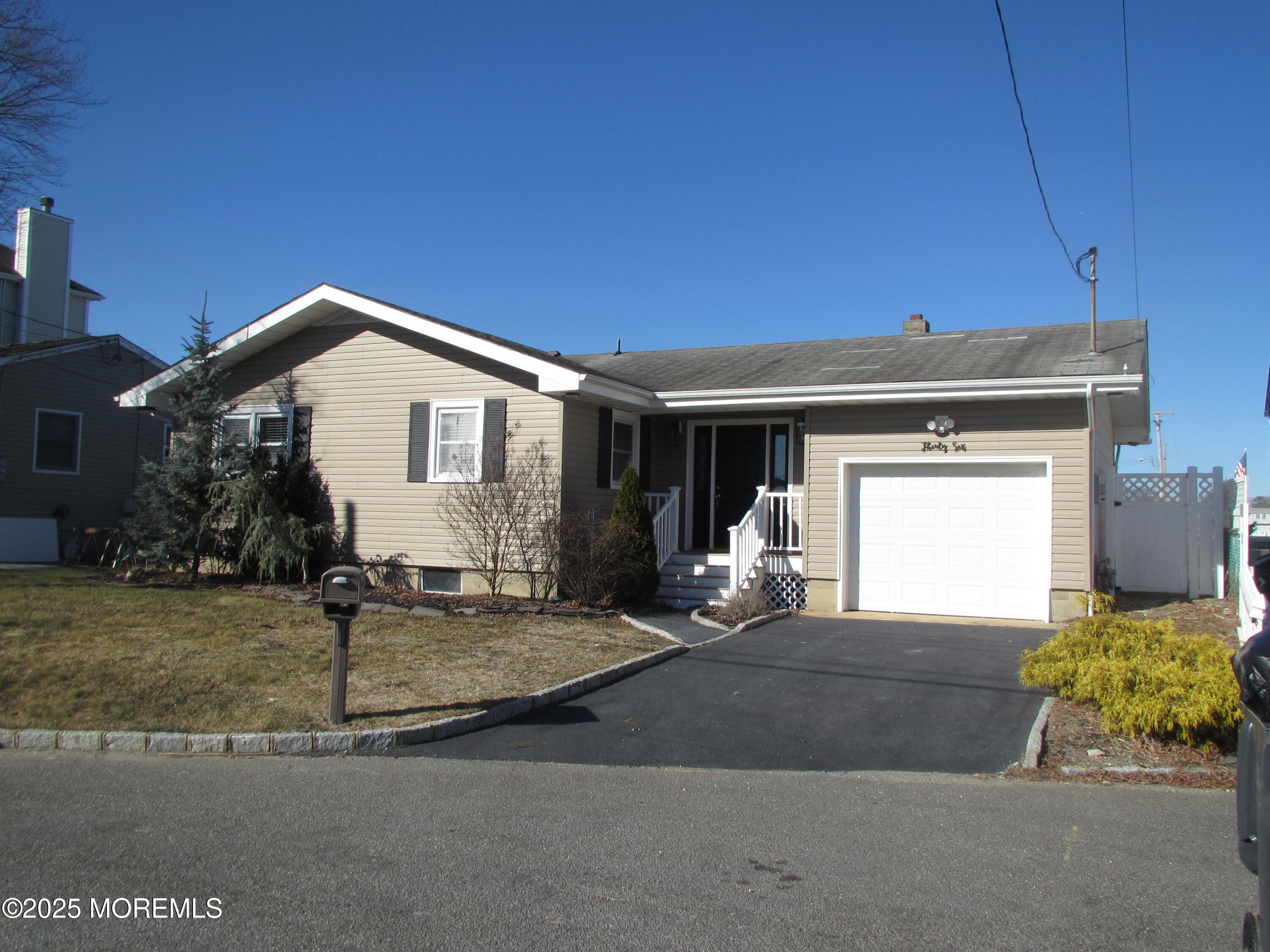36 Commodore Drive, Brick, South Dakota image 2