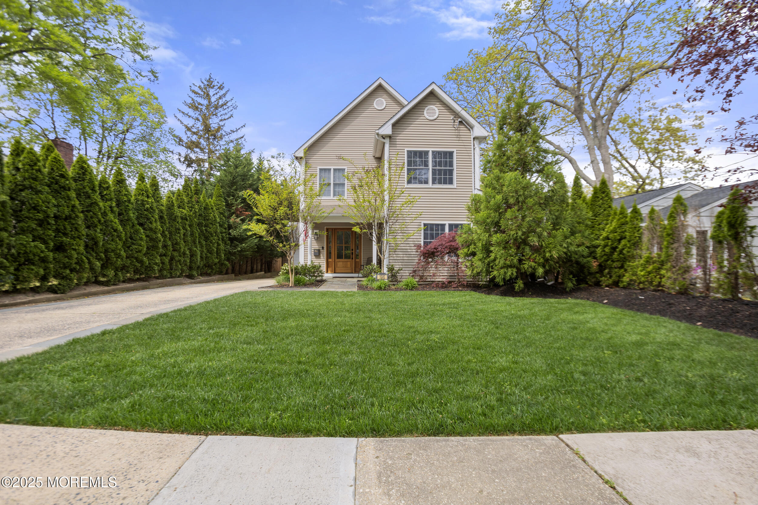 196 Highwood Road, Oakhurst, New Jersey image 1
