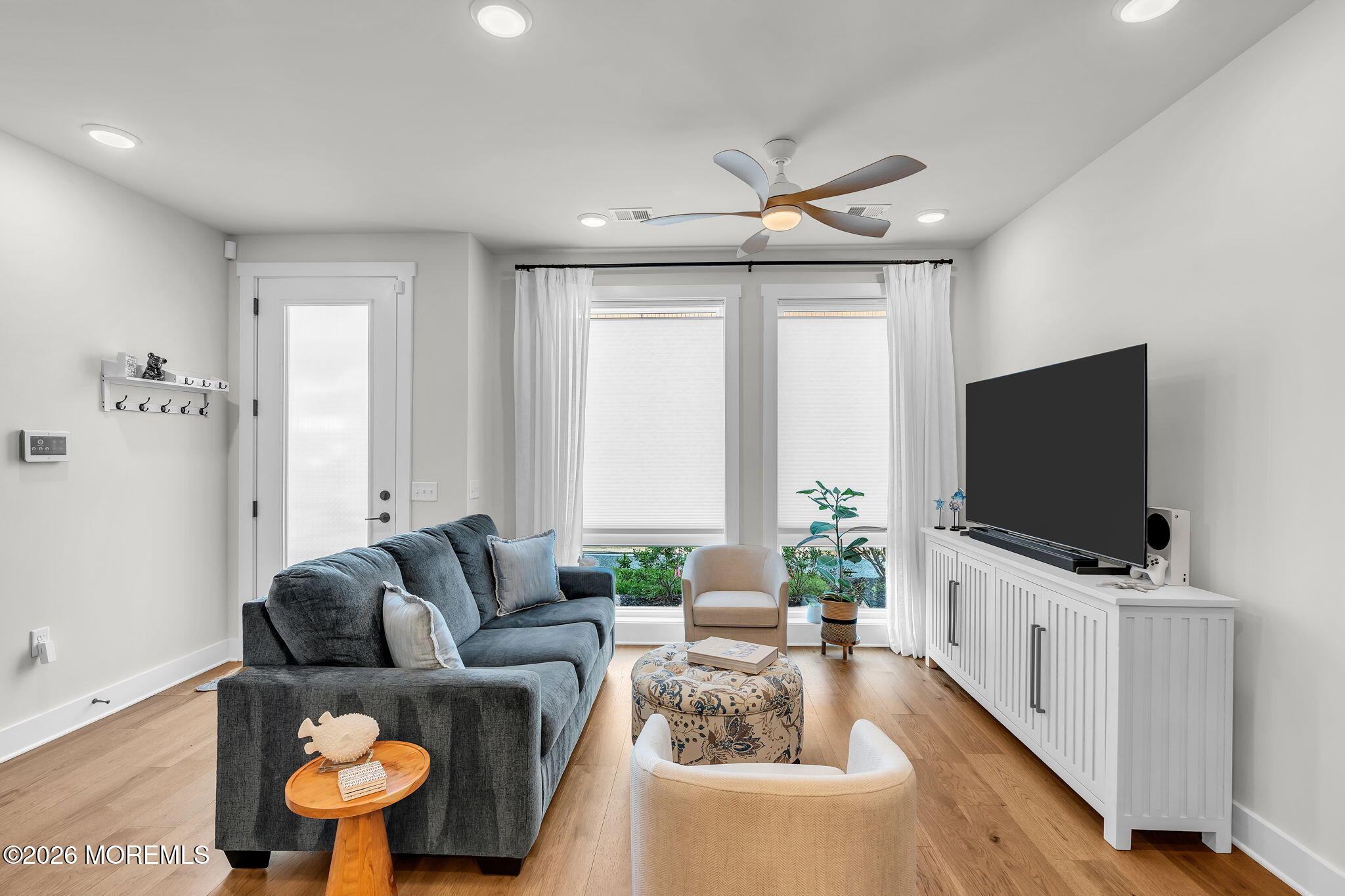 1403 Kingsley Street 204