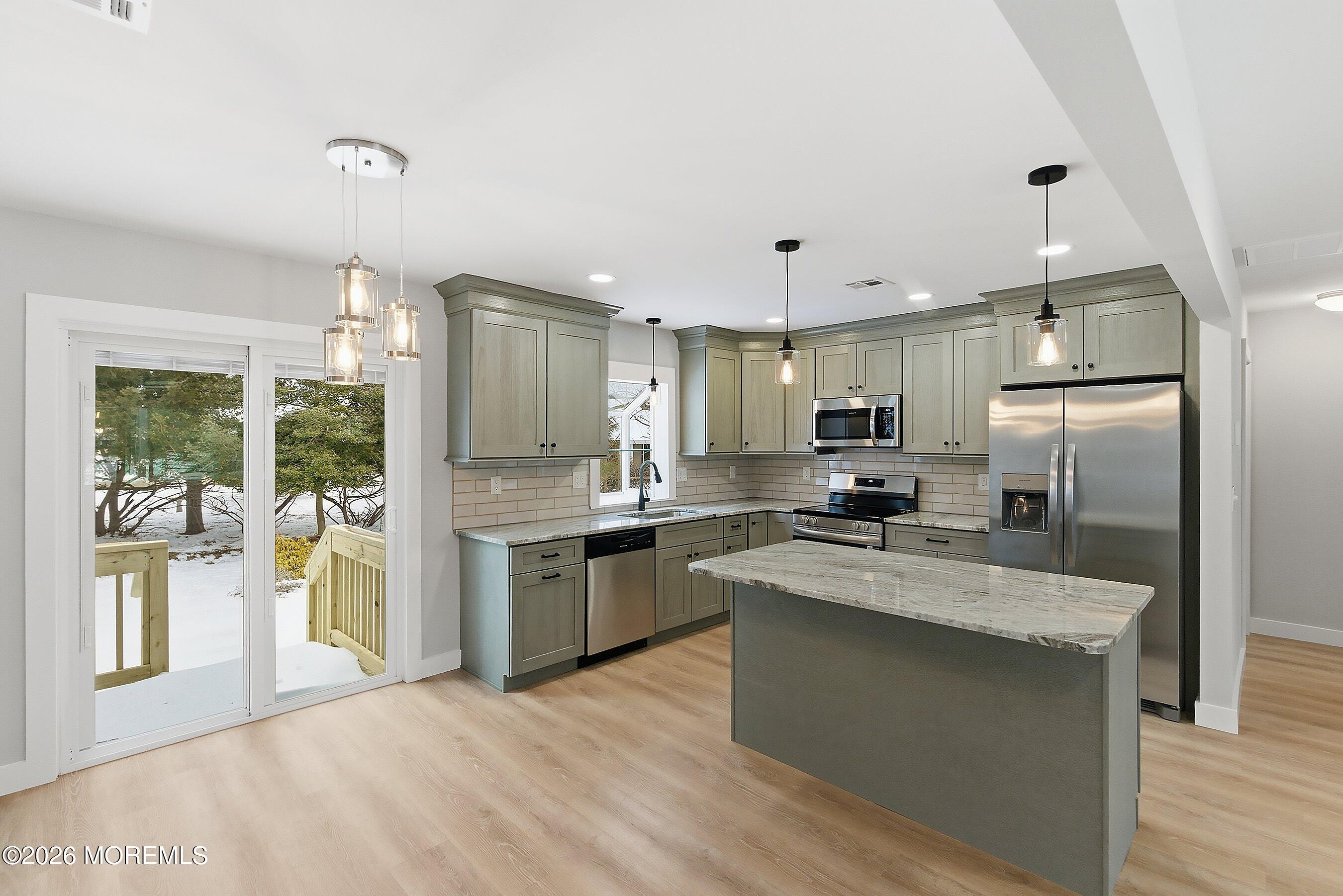10 Woodbury Court