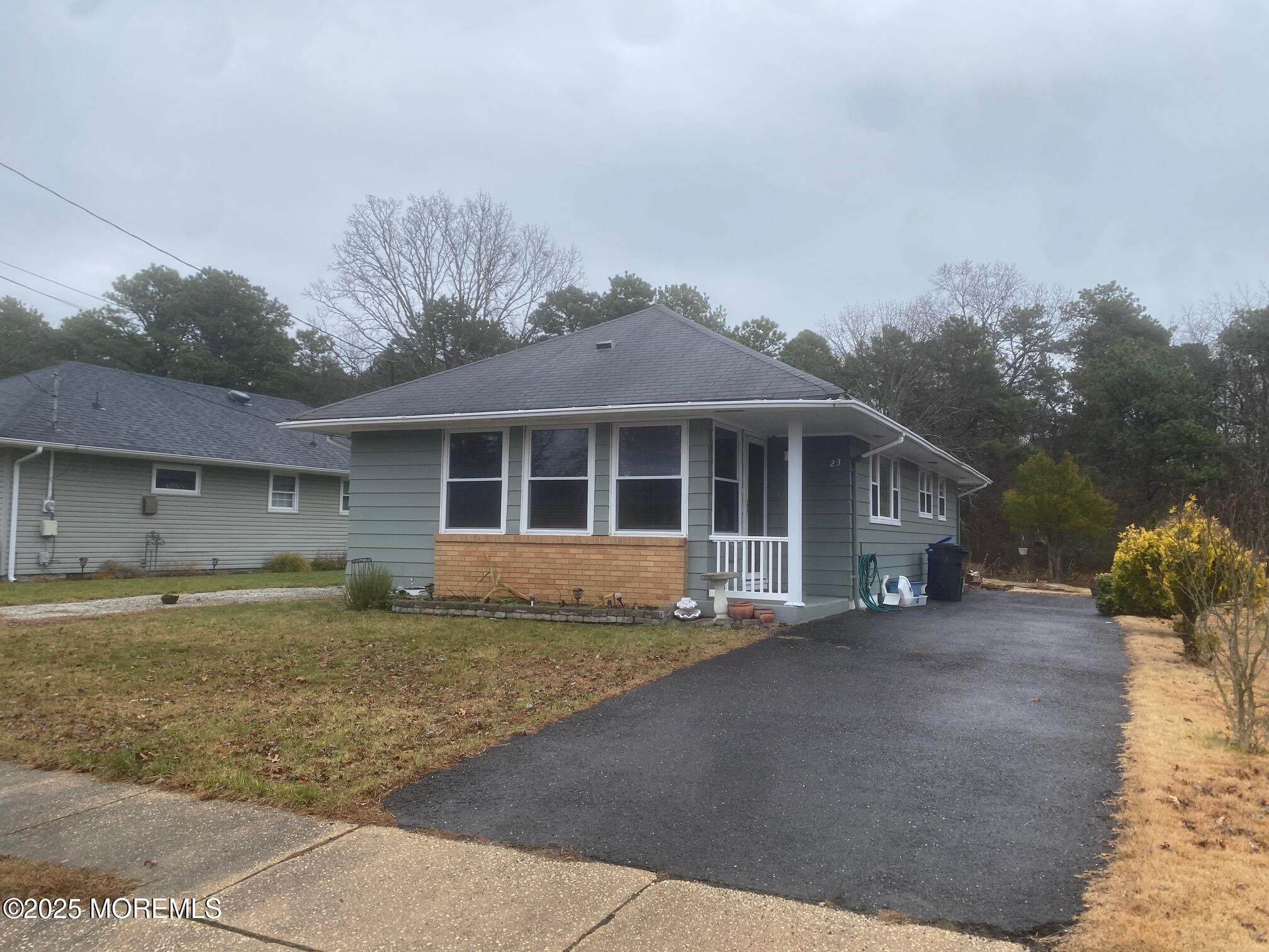 23 Yellowstone Drive