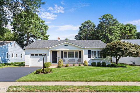 Photo of 16 Manassas Drive, Toms River, NJ 08757 (MLS # 22529991)