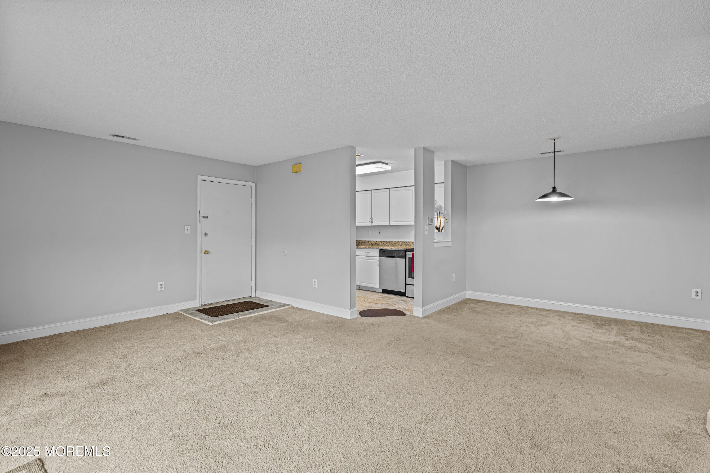 8113 Tamarron Drive #8113, Plainsboro, New Jersey image 11