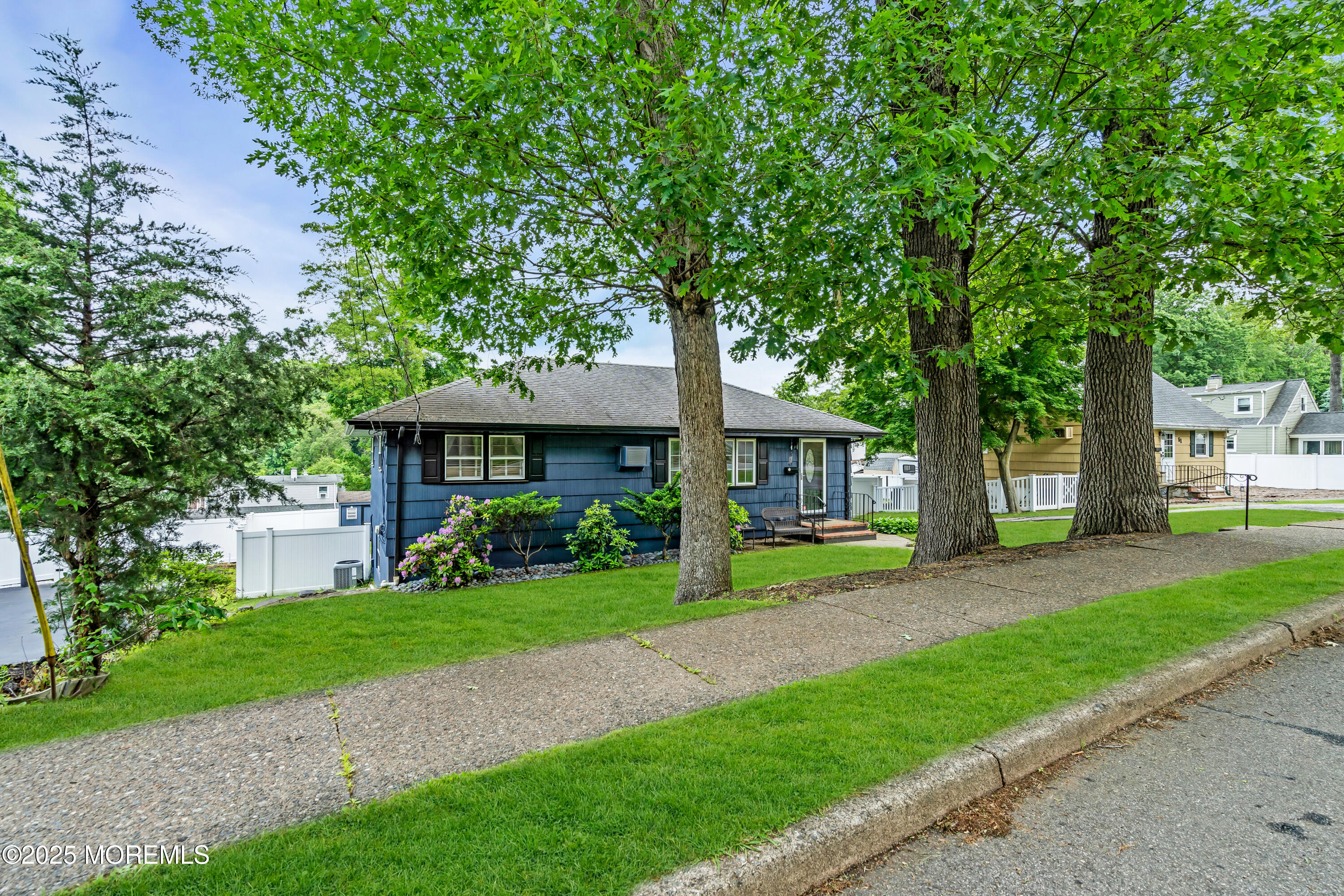 47 Knolls Road, Bloomingdale, New Jersey image 1
