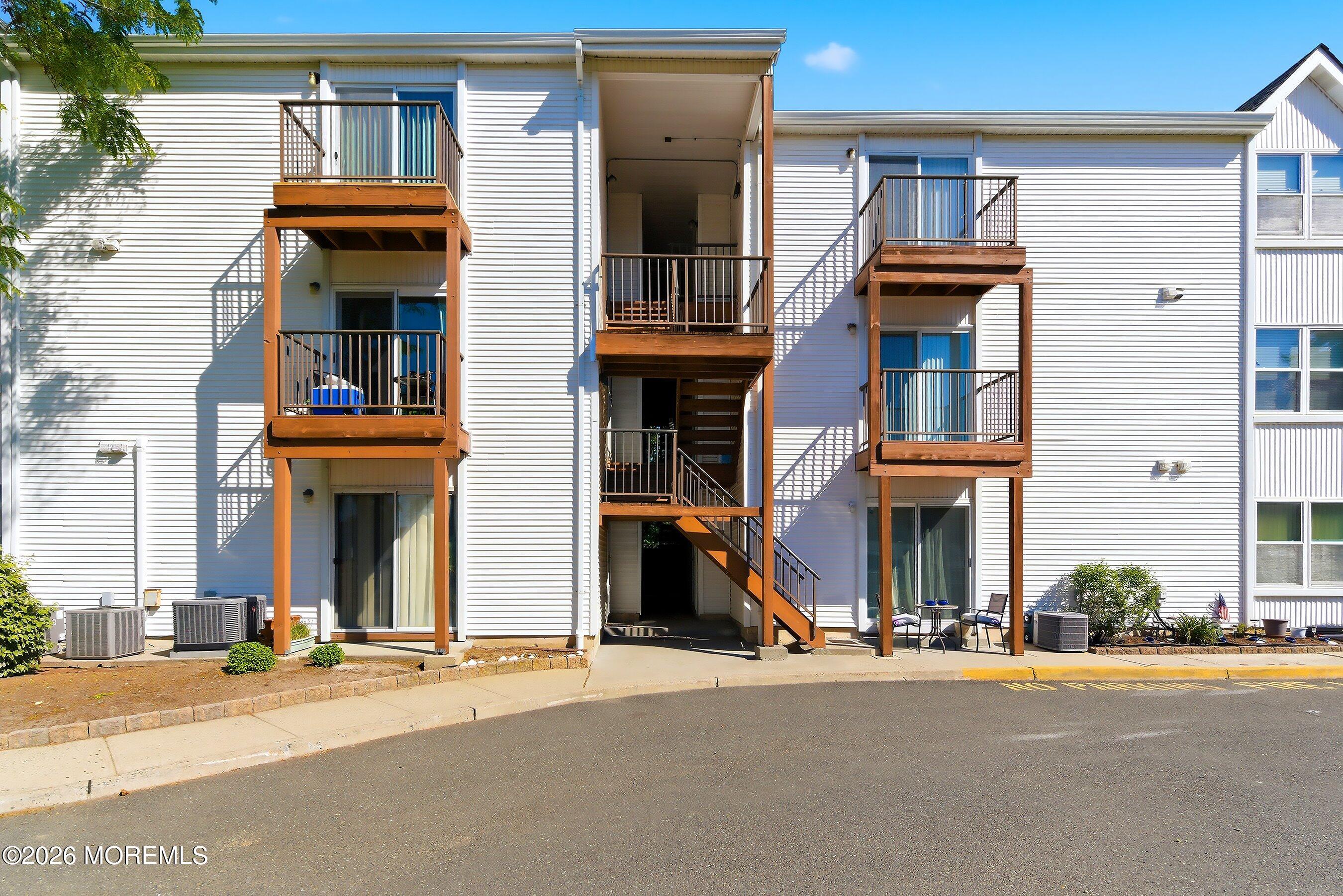 1606 Main Street B5