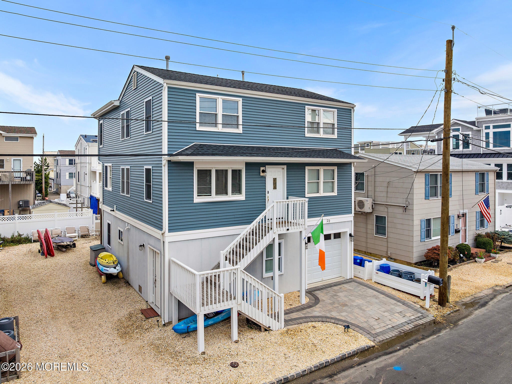 22 Mea Lane