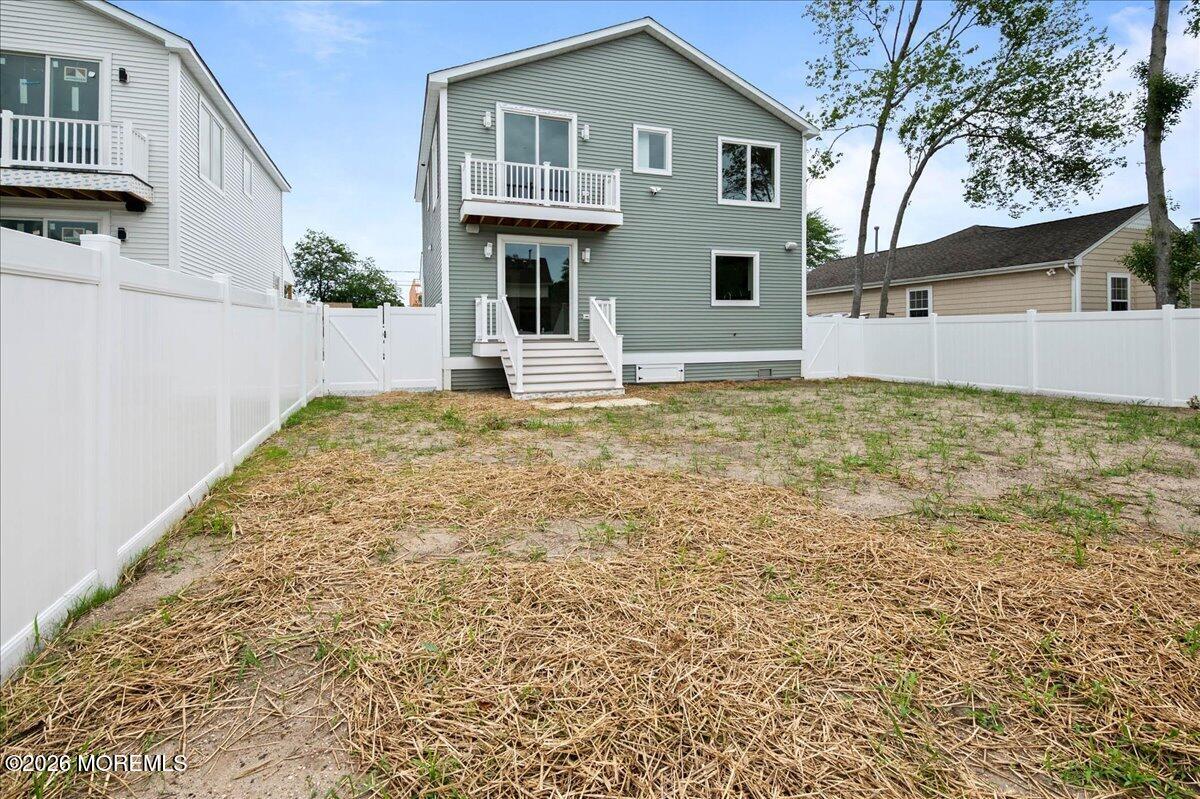 557 Lillie Road