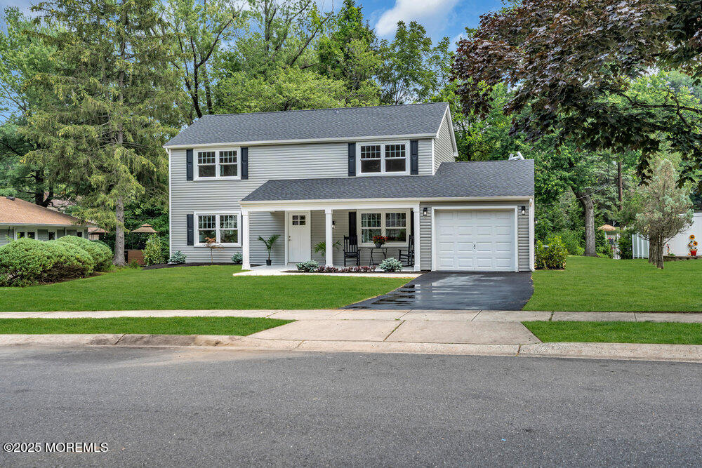 8 Imperia Place