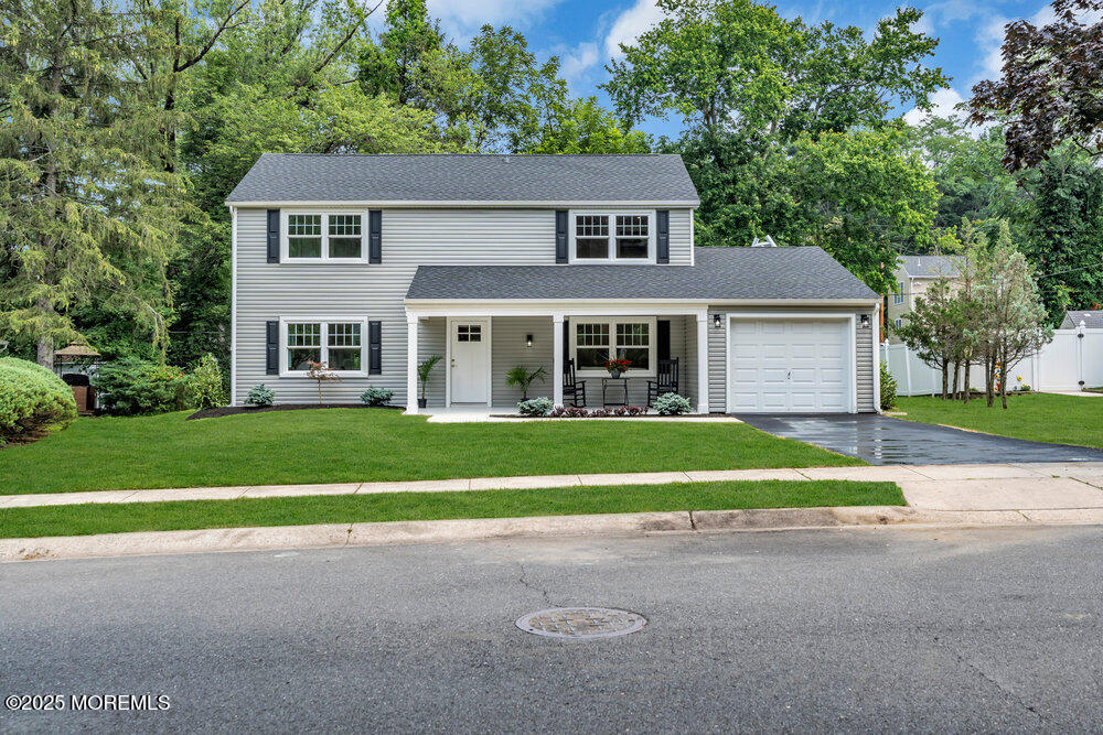 8 Imperia Place