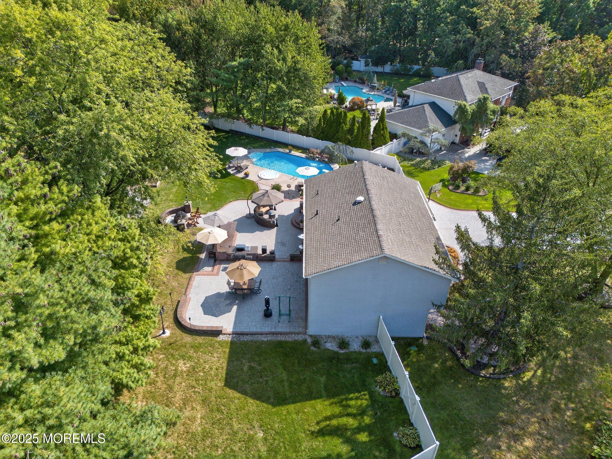 16 Clearbrook Court