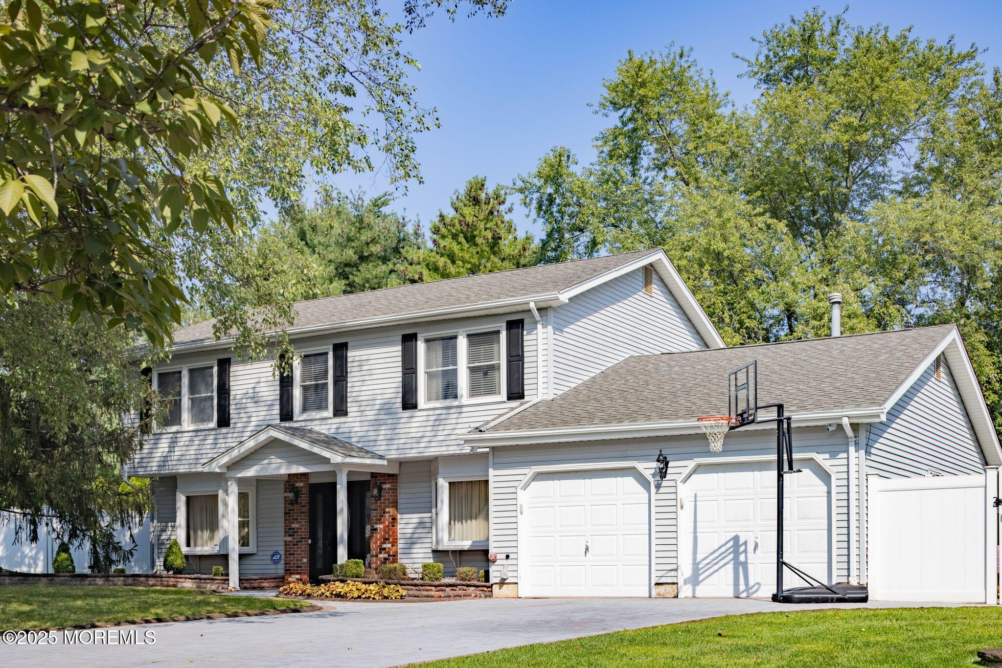 16 Clearbrook Court