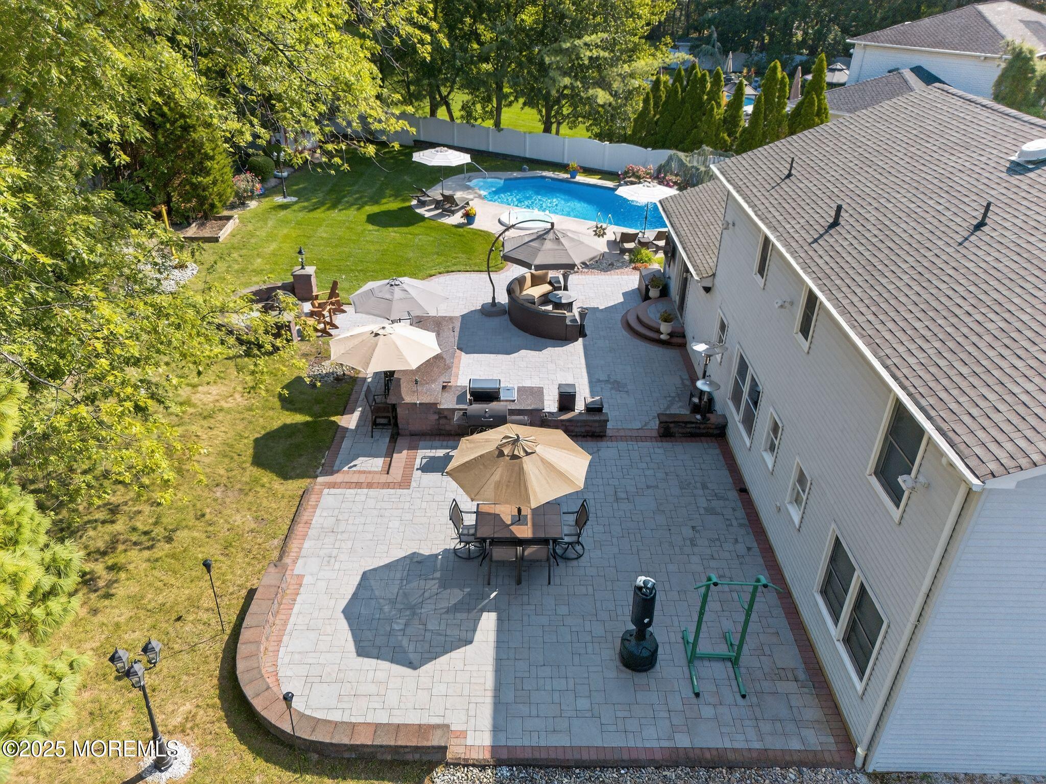 16 Clearbrook Court
