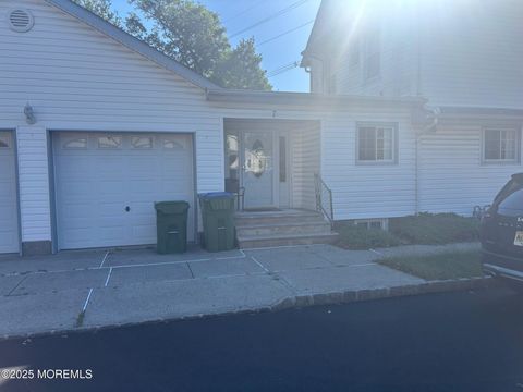 Homes For Sale - 7 Candy Court<br/> Middlesex County, Edison, NJ 08817