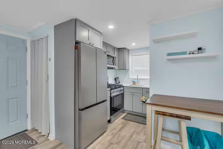 115 Dupont Avenue B - Photo 3