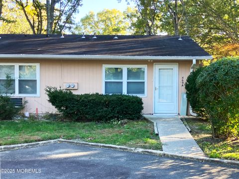 Photo of 469A Thornbury Court, Lakewood, NJ 08701 (MLS # 22531649)